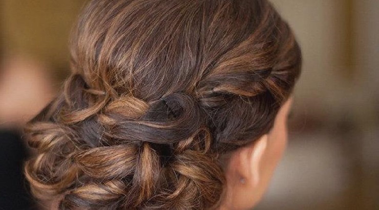 Les étapes pour créer un beau chignon tressé